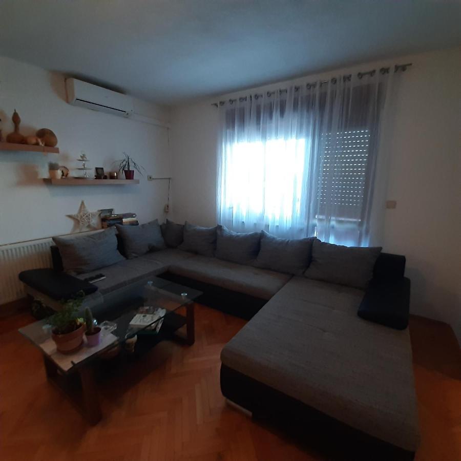 Apartman Nora 오미스 외부 사진
