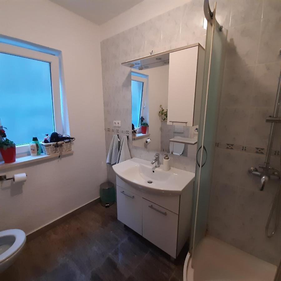 Apartman Nora 오미스 외부 사진