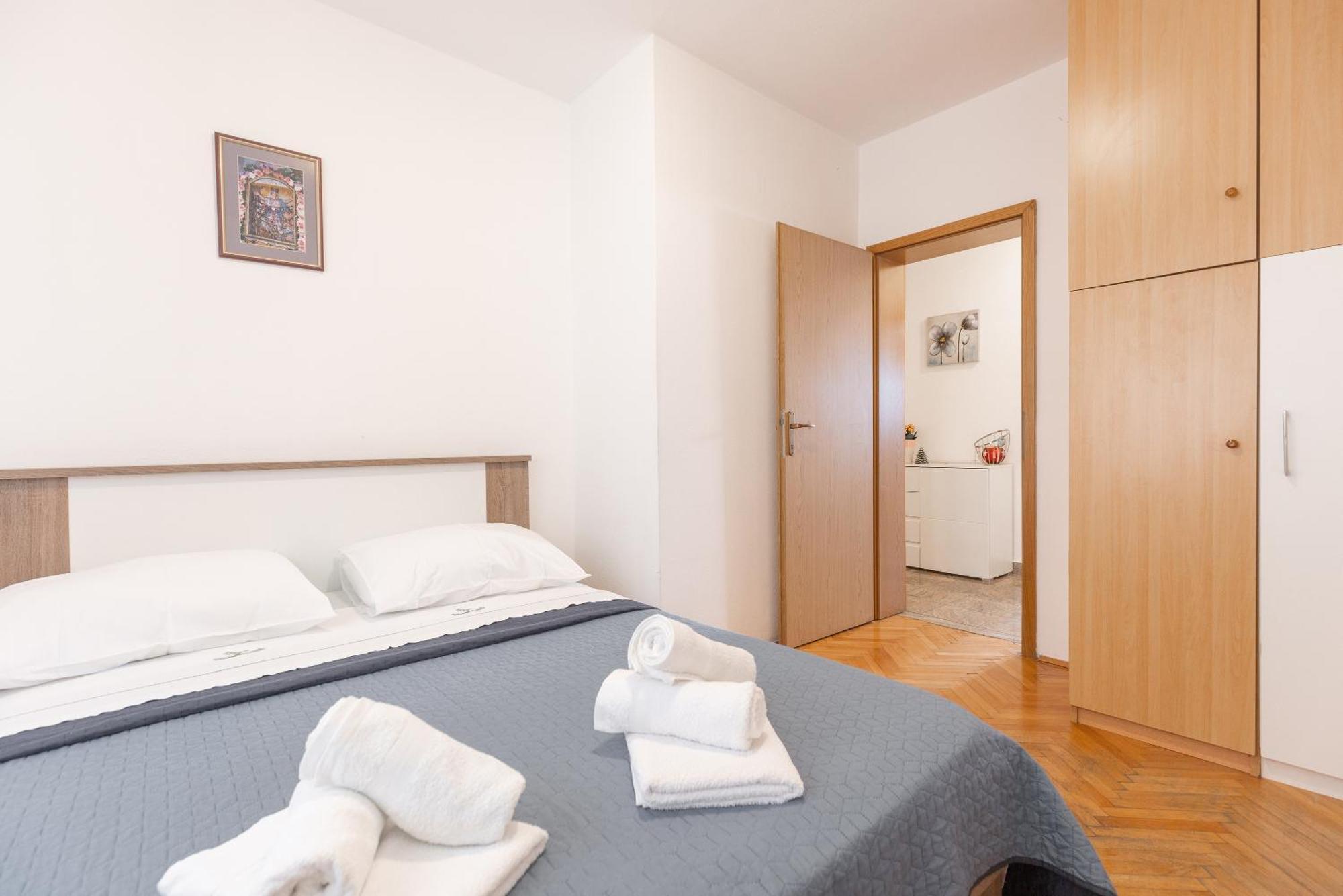 Apartman Nora 오미스 외부 사진