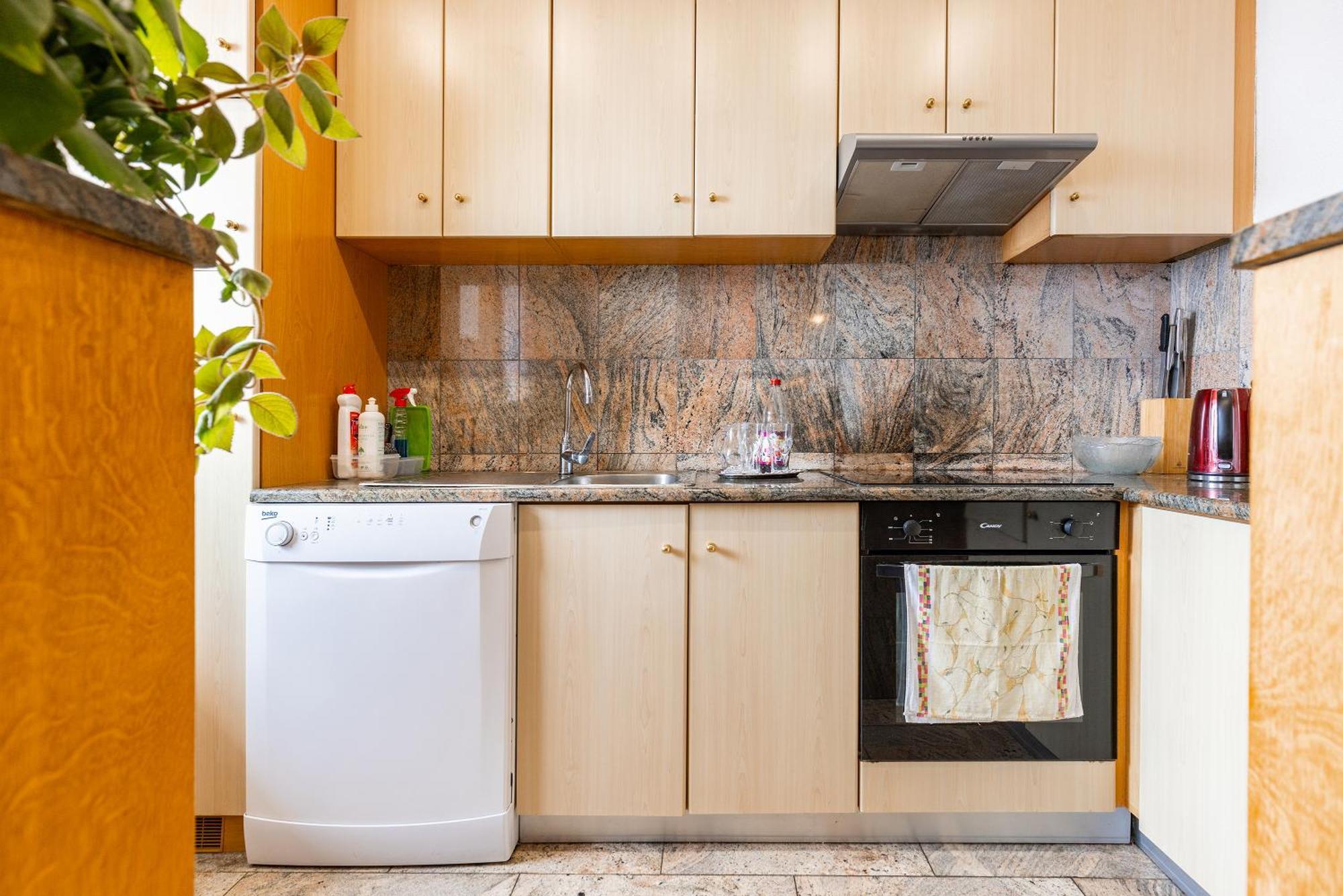 Apartman Nora 오미스 외부 사진
